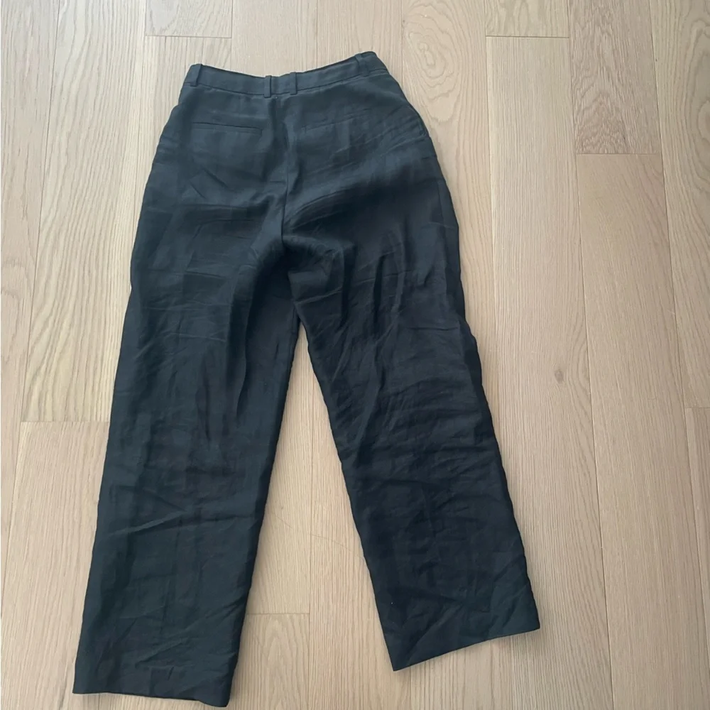 Aritzia Babaton Pleated Linen Pant in Black Size 6 High-rise wide-leg pants